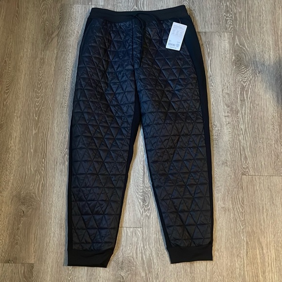 New nwt Athleta Solstice Jogger Black size 10 quilted front pants workouts - Picture 2 of 7